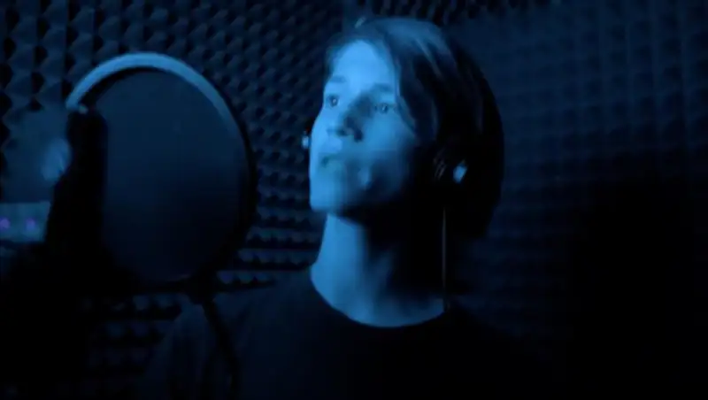 Сын Децла выпустил свой первый трек