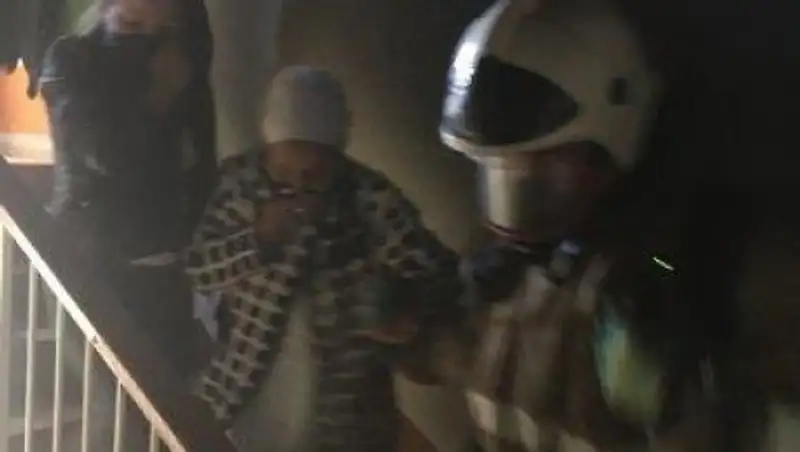 Более 150 человек эвакуировали из горящей девятиэтажки в Костанайской области