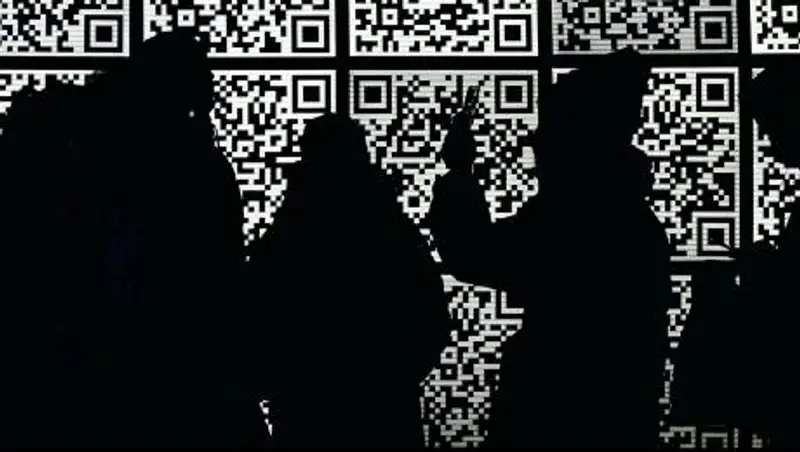 Что известно о "делении" казахстанцев на цвета и входе в заведения по QR-коду?