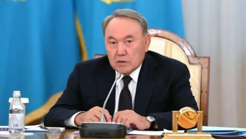 Назарбаев отметил тяжелый труд металлургов