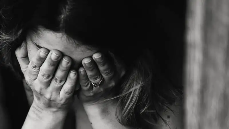 В Алматы девушка, чтобы избежать изнасилования, выпрыгнула с третьего этажа