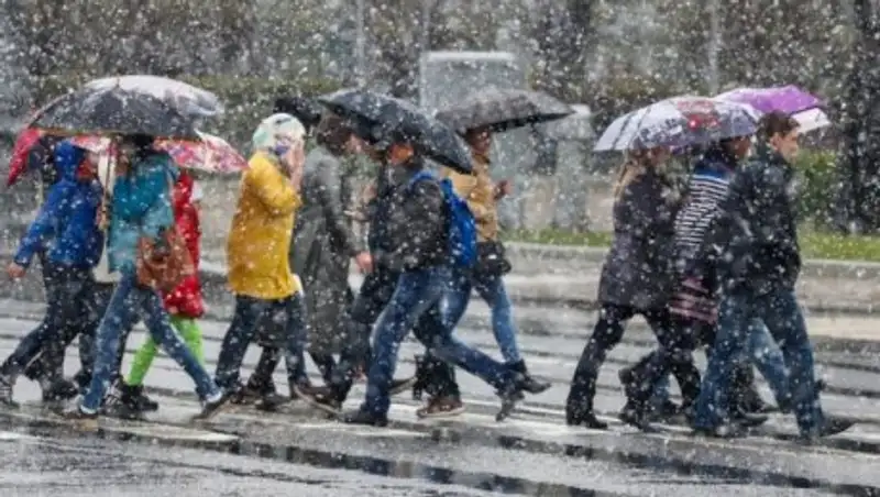 В Москве решили снова включить отопление из-за холода