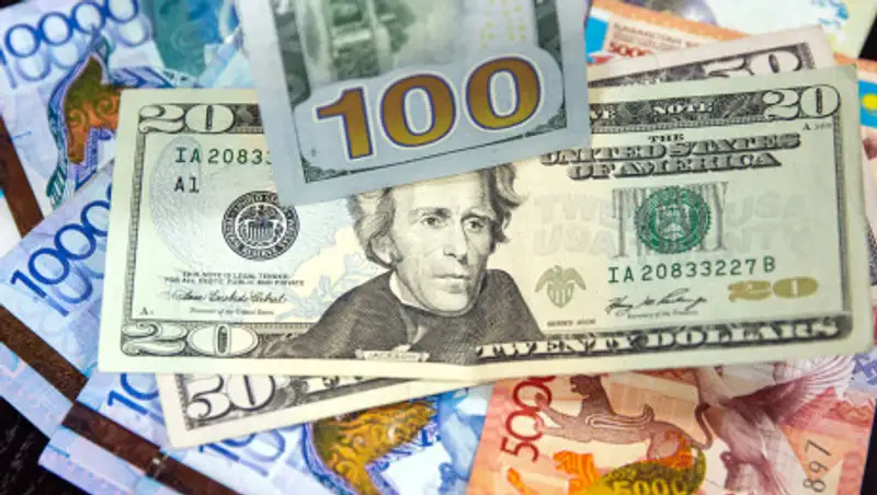Курс доллара составил 379,47 тенге на торгах