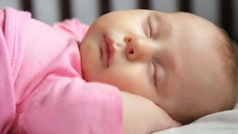 В Алматы выписали 4-месячную пациентку, вылечившуюся от COVID-19