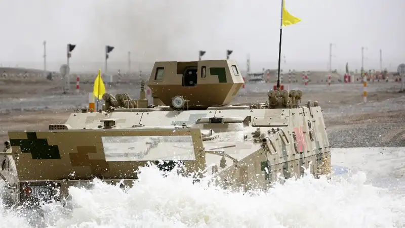 ВС Китая привели в боевую готовность из-за  прохода крейсеров США у Тайваня