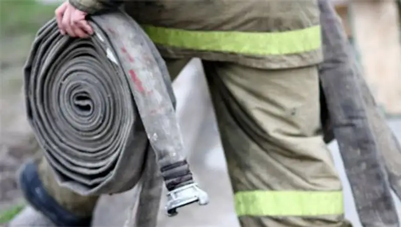 Пожар произошел в роддоме в Кокшетау, 72 человека эвакуированы, в том числе 37 детей