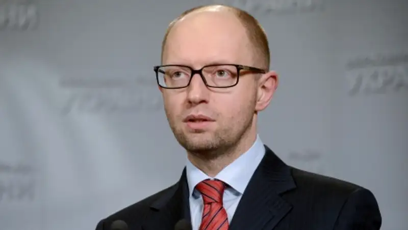 Яценюк обсудил с послами стран группы семи реструктуризацию долга Украины