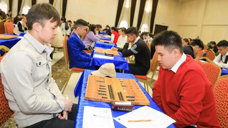 В Таразе проходит чемпионат по тоғызқұмалақ