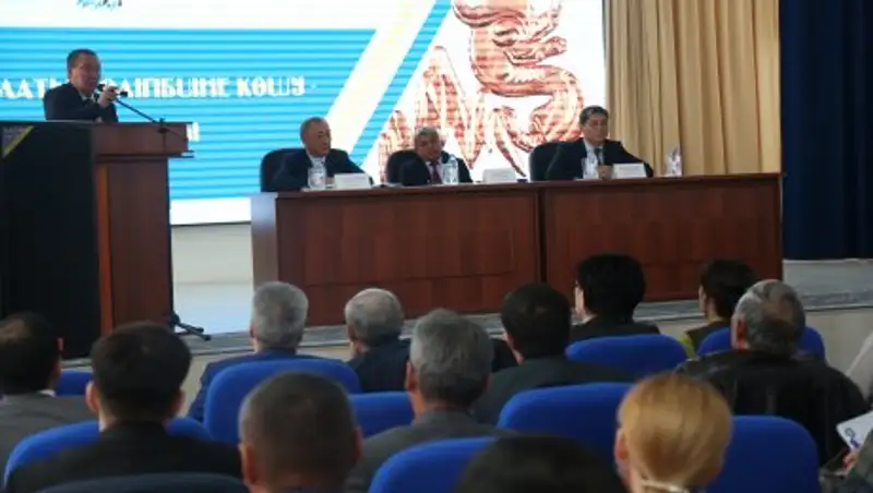 Қазақ жазуын латын графикасы негізіндегі жаңа ұлттық әліпбиге көшіру жөніндегі республикалық  жұмысшы тобының мүшесі