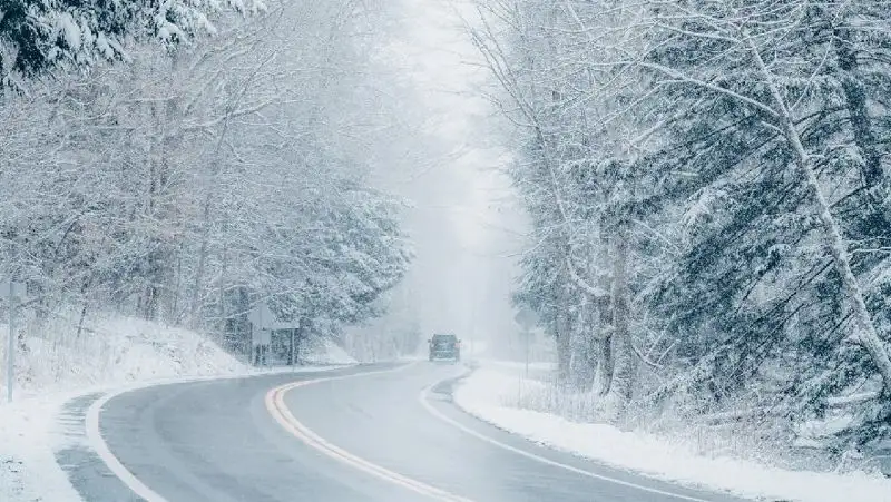 В двух областях из-за непогоды ограничено движение авто на трассах