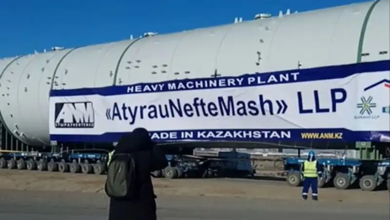 Электромонтер получил сильный удар током в Атырау, освобождая путь "слону"