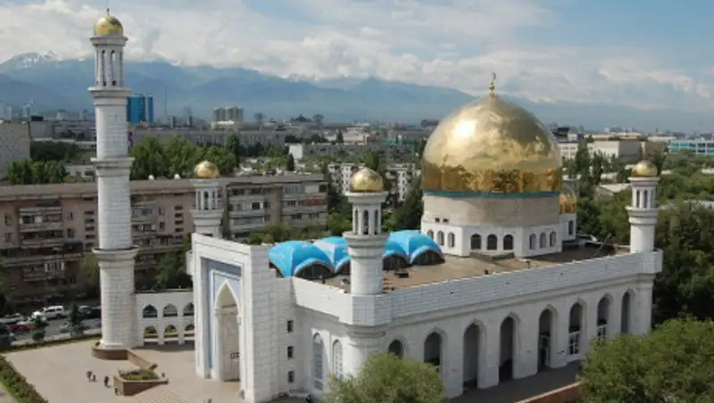 Мусульмане Казахстана отмечают Ораза айт