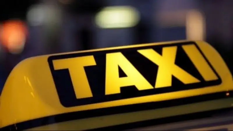 Таксист вернул пассажиру 1,5 млн тенге