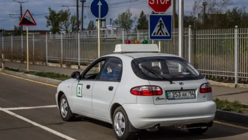 Депутаты предлагают вернуть сдачу экзаменов на права в районные ЦОНы