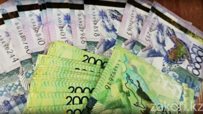 Госслужащий получил взятку в 150 тысяч тенге за подписание акта