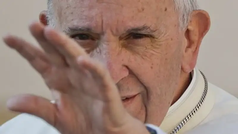 Папа Римский призвал к миру в Сирии и осудил последние теракты