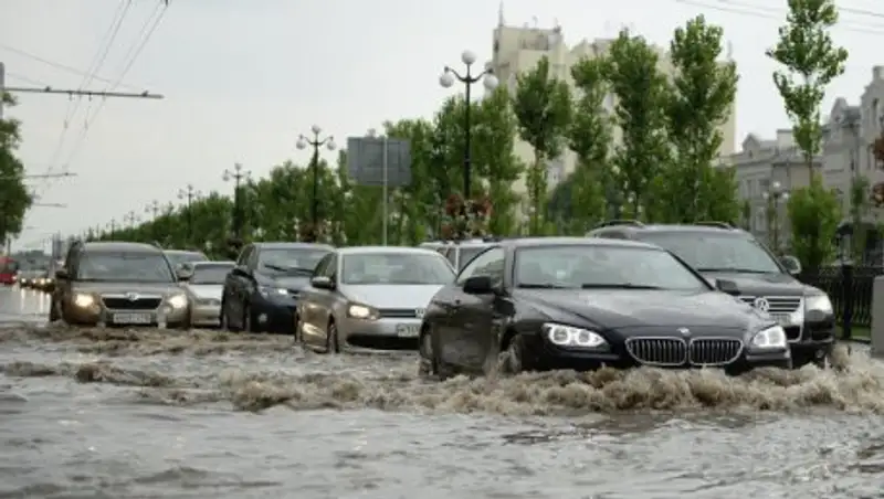 Ливень вызвал наводнение в Ростове-на-Дону: один человек погиб, пять ранены