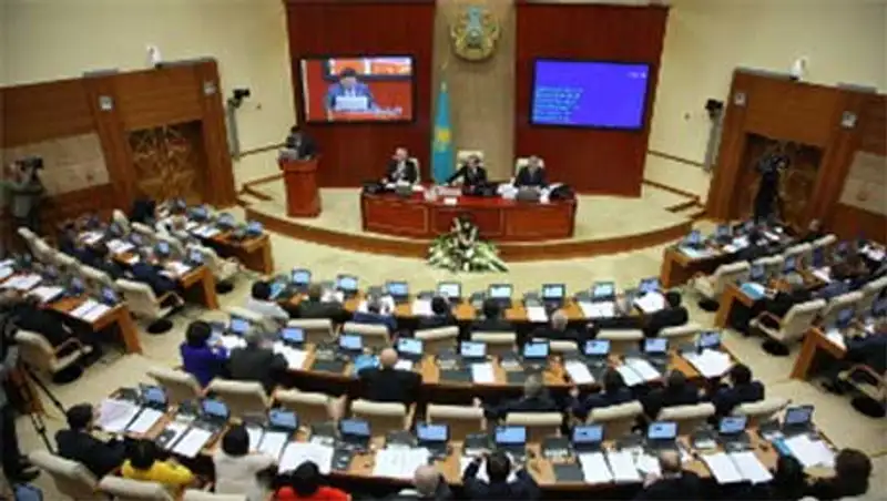 Ставки ввозных пошлин в ТС будут изменяться на более длительные сроки, фото - Новости Zakon.kz от 16.10.2013 17:40