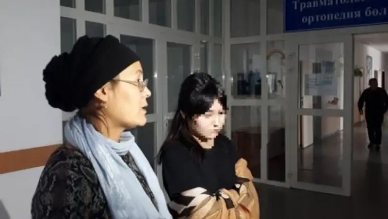 Врачи рассказали о состоянии школьницы пострадавшей от падения потолка в Актобе