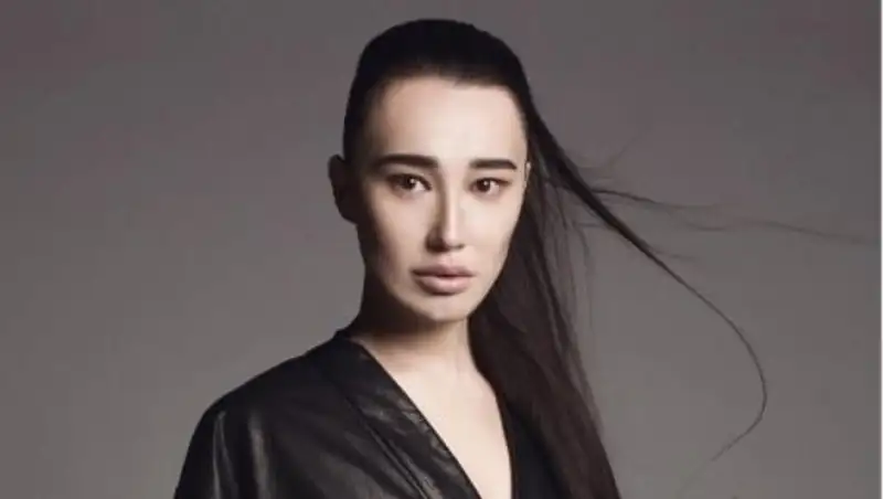 Казахстанский дизайнер продвигает отечественную культуру в Европе