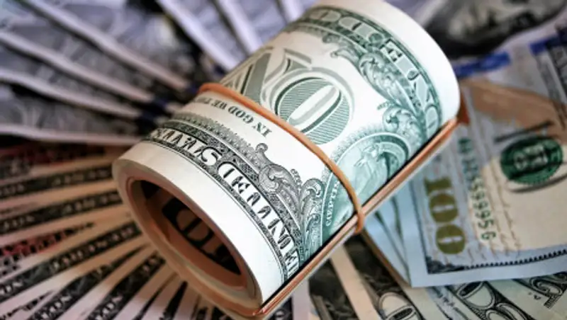 Доллар вернул утраченные за неделю позиции