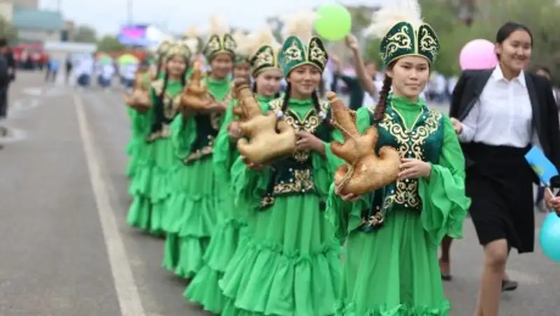 43 тысячи актюбинцев участвовали в республиканском детском параде