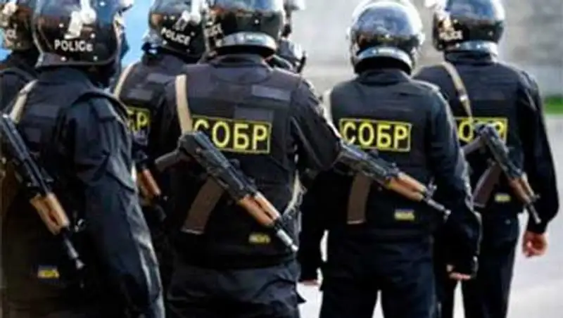 Бойцы СОБРа Павлодарской области показали свои умения школьникам