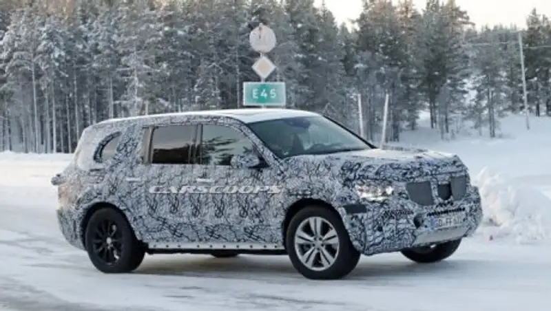 Mercedes вывел на зимние тесты новый GLS