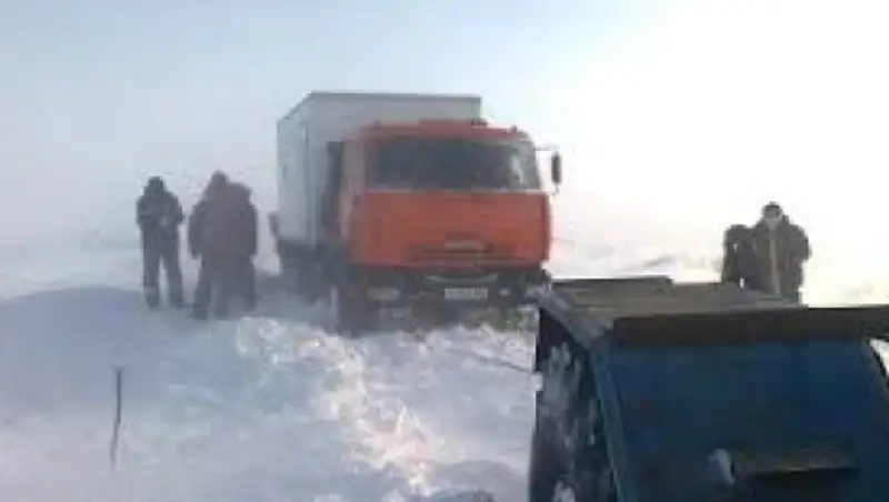 А&#1179;мола облысында боранда жолда &#1179;ал&#1171;ан адамдарды &#1179;&#1201;т&#1179;ару ж&#1201;мыстары жал&#1171;асуда