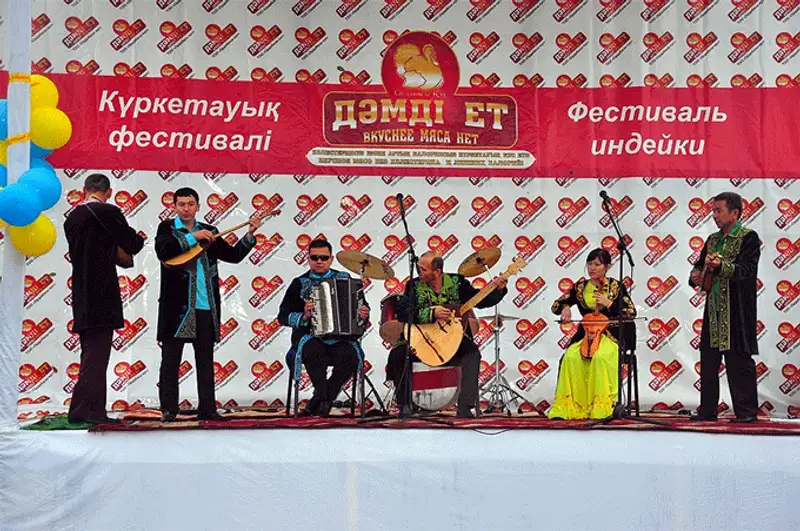 Впервые в ЮКО состоялся Международный фестиваль индейки (фото), фото - Новости Zakon.kz от 27.10.2013 18:18