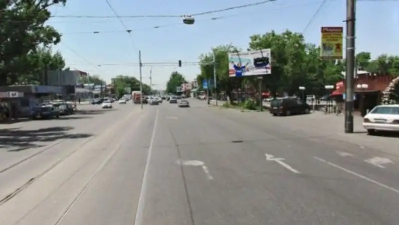 Назван самый аварийный участок дороги в Алматы