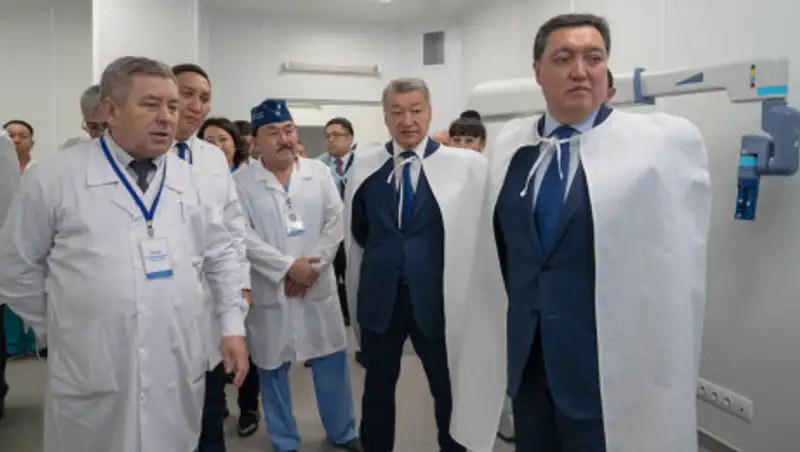 Премьер-министр посетил два высокотехнологичных медцентра в Усть-Каменогорске