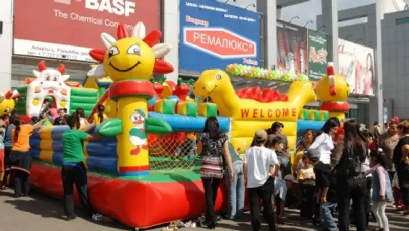 В Казахстане безопасность детских игровых площадок никто не контролирует