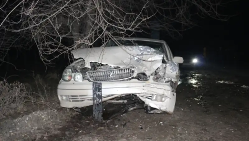 В Алматинской области столкнулись Lexus и Mitsubishi