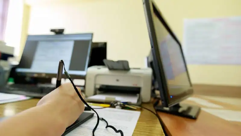 Кладовщик продал имущество завода на 4 млн тенге в Туркестане