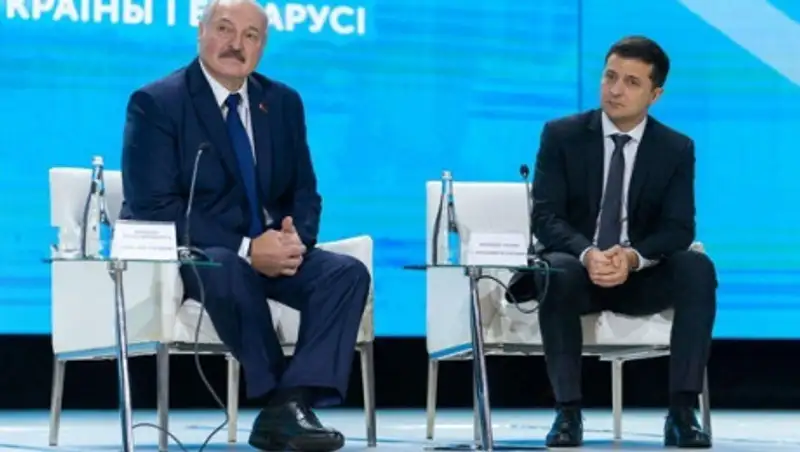 Зеленский переговорил с Лукашенко о боевиках