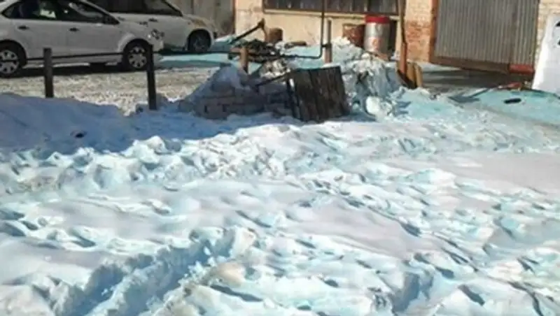 Причины выпадения голубого снега в Челябинске обещают выяснить в течение дня