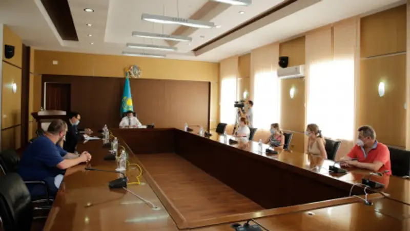 В Атырау прибыли врачи из России