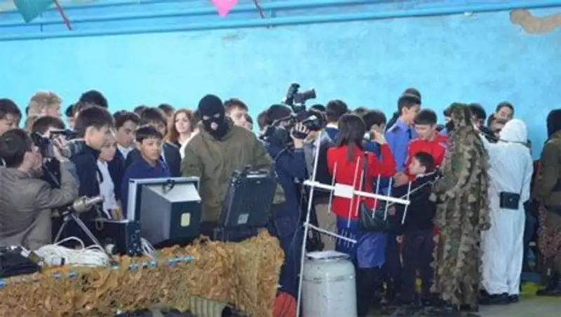 Полицейские продемонстрировали школьникам Петропавловска особенности своей работы