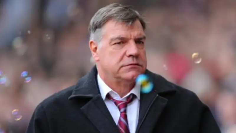 Эллардайс поздравил английских футболистов с началом сотрудничества в день увольнения