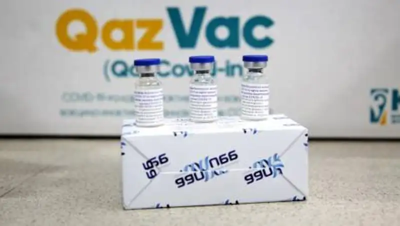 Болашаковцы одними из первых привились вакциной QazVac
