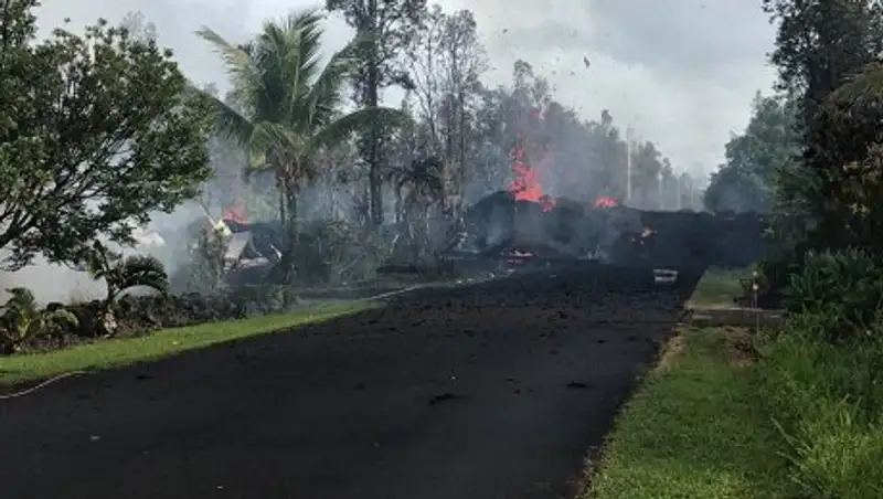 После извержения вулкана Гавайи сотрясла серия землетрясений