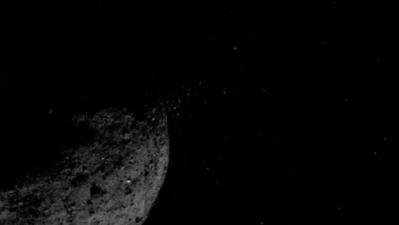 Астероид размером с три пирамиды Хеопса приблизится к Земле