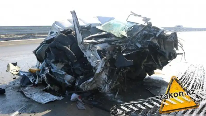 Пассажир цементовоза погиб в жутком ДТП на Капчагайской трассе