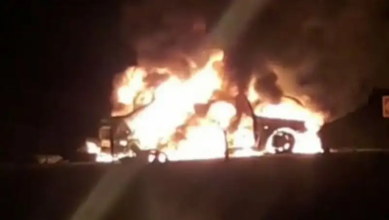 В Мангистау при возгорании автомобиля пострадал водитель