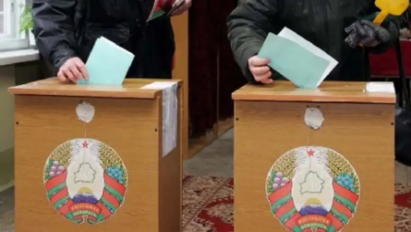 Проголосовали все четыре кандидата на пост президента Беларуси