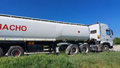 бензин пытались незаконно вывезти из Казахстана, фото - Новости Zakon.kz от 16.06.2022 17:03