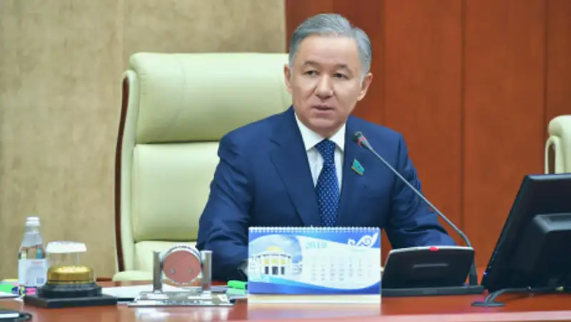Нурлан Нигматулин подписал распоряжение о созыве совместного заседания палат Парламента РК