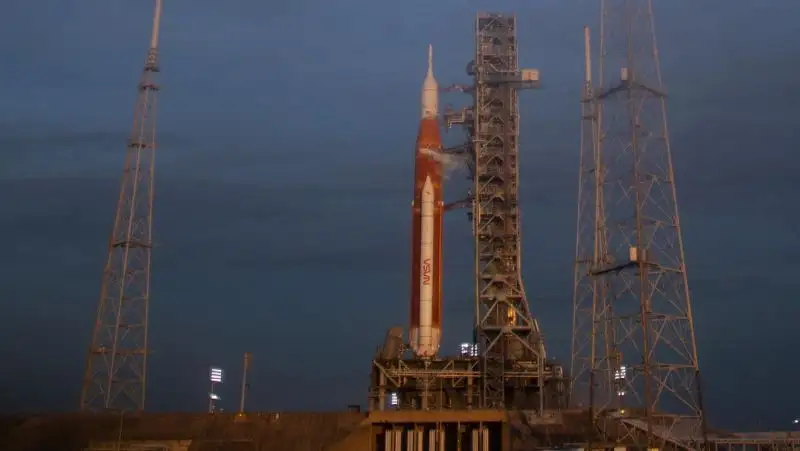 НАСА перенесло запуск корабля к Луне на неопределенный срок