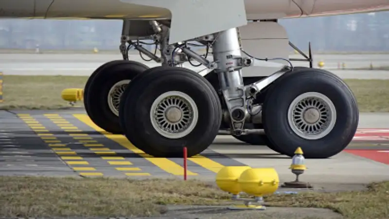 Авиакомпания Air Astana ответила солисту "Дос Мукасан" по ЧП в аэропорту